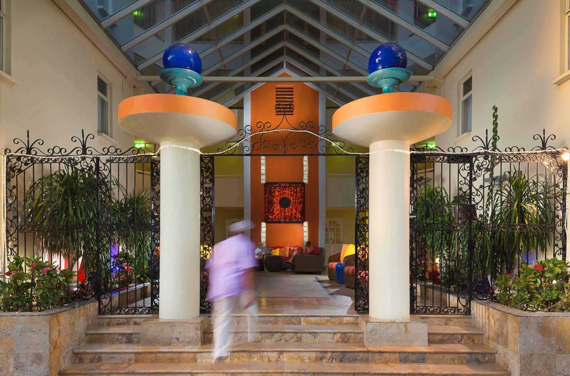 The Atrium Beach Resort And Spa, Ascend Hotel Collection Simpson Bay Kültér fotó